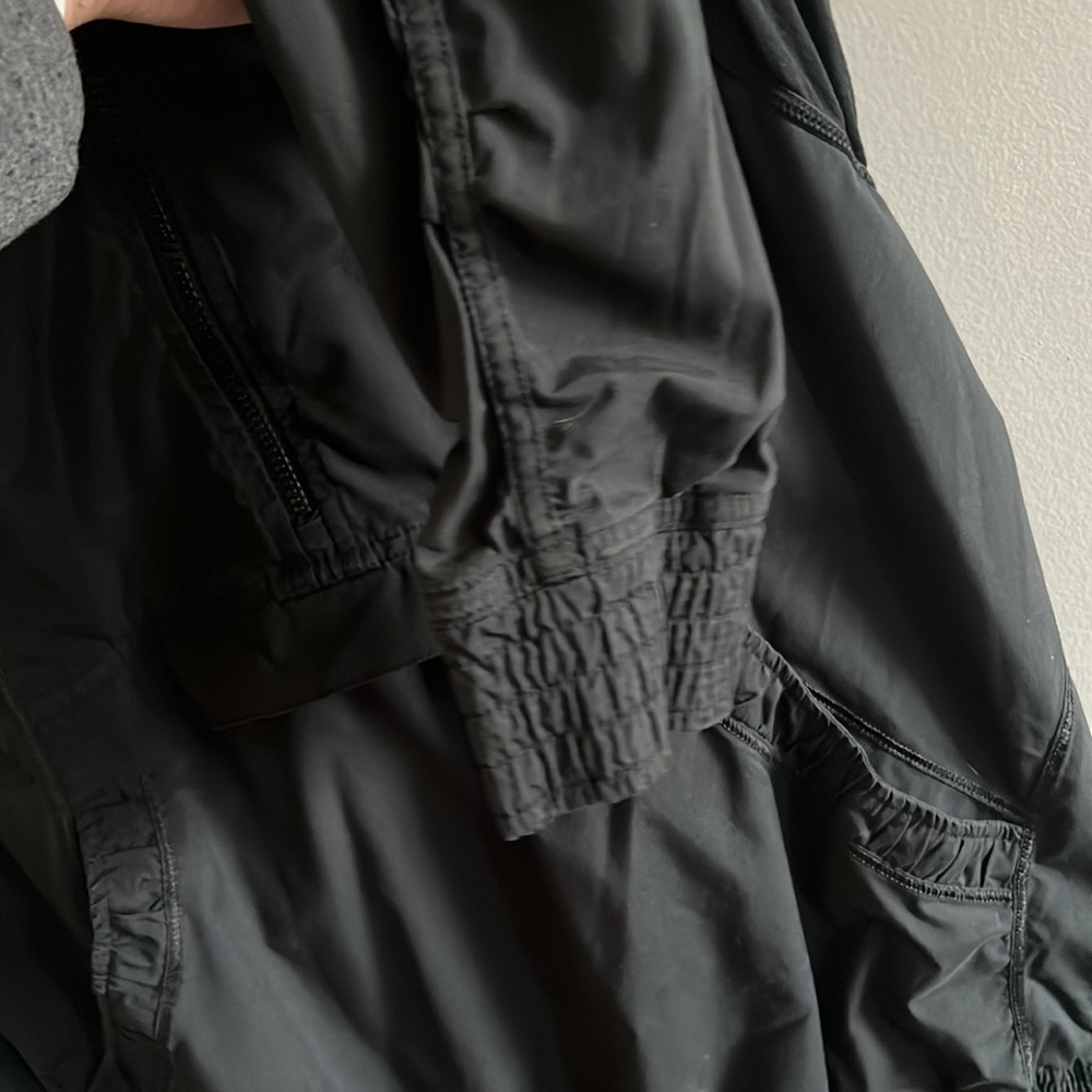 Lululemon pullover lightweight jacket - Picture 3 of 9